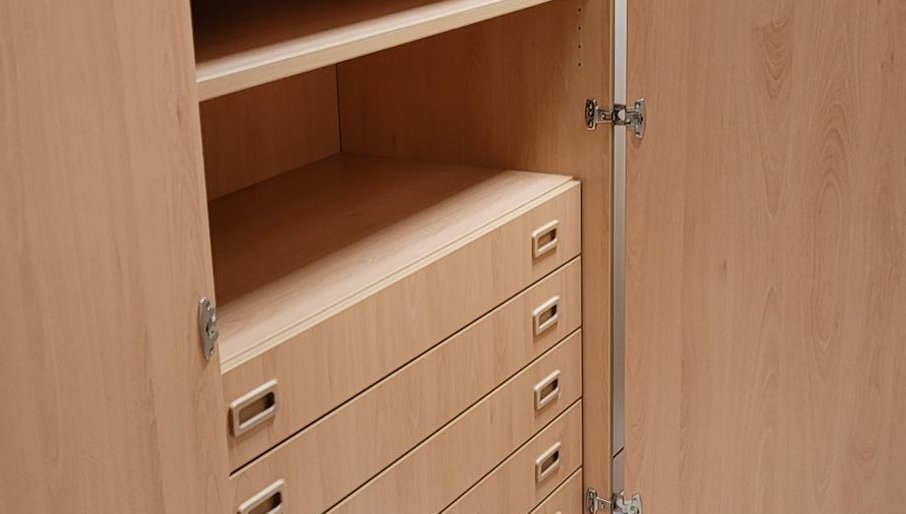 Materialschrank_Spielzeug_1 (AWO Kita und ambulante Dienste GmbH)