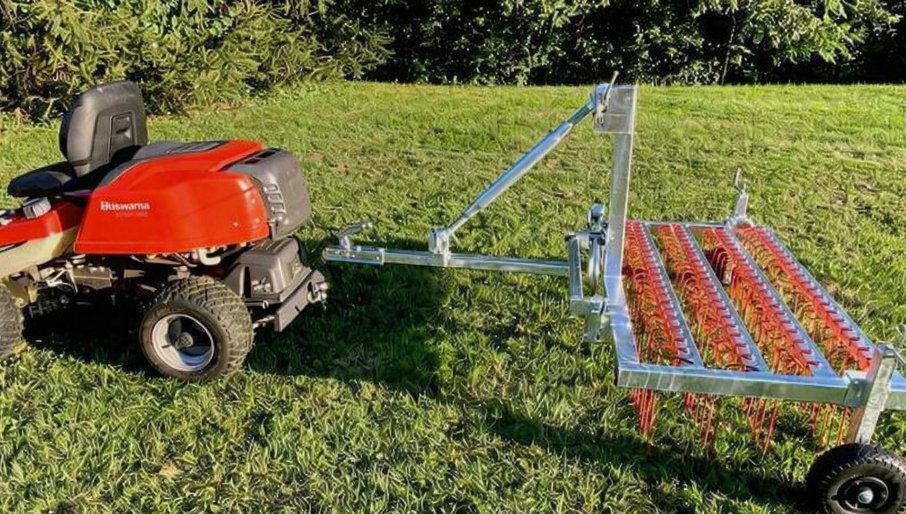 Rasenstriegel_1 (SV Chemie Böhlen e. V.)