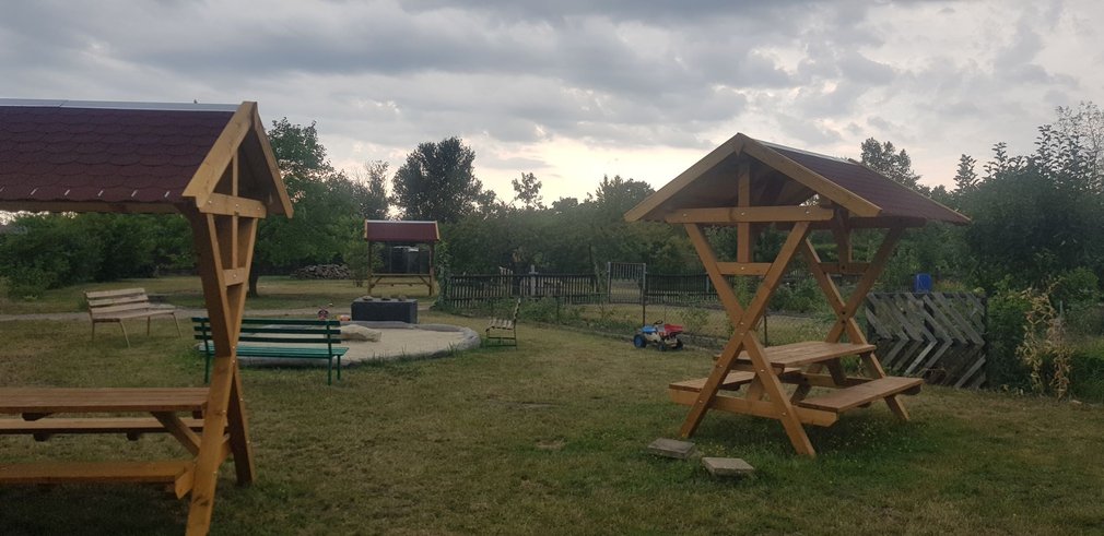 Sitzgelegenheiten_Kita-Kinder_1 (Kleingartenverein Gartenfreunde Neukieritzsch e. V.)
